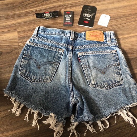Levi's Shorts - Picture 2 of 6